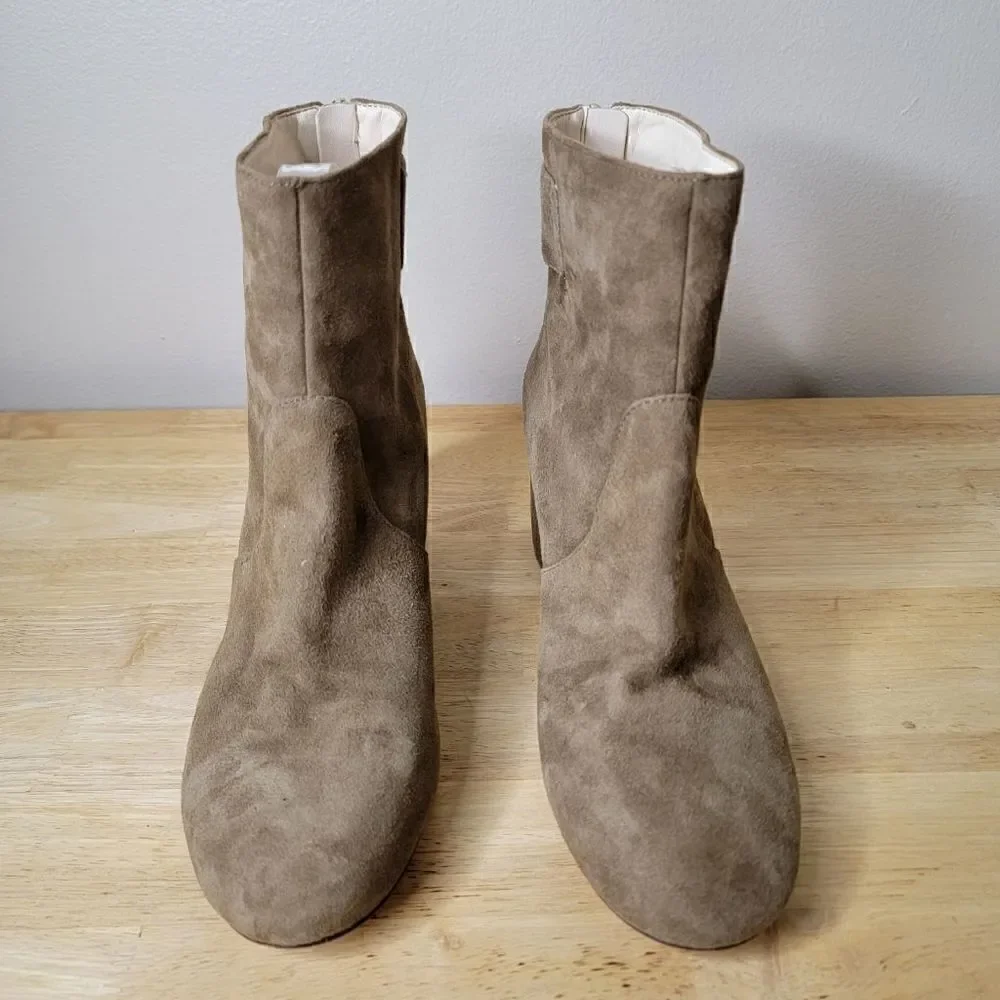 Nine West Quarryn Suede Zipper Back Snap Heeled Ankle Boots Tan Size 6.5
